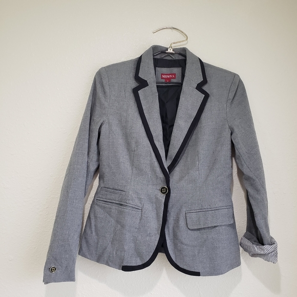 Merona form fitting Blazer One Button pockets in front Wool Blend Gray Size 6 - Picture 1 of 8